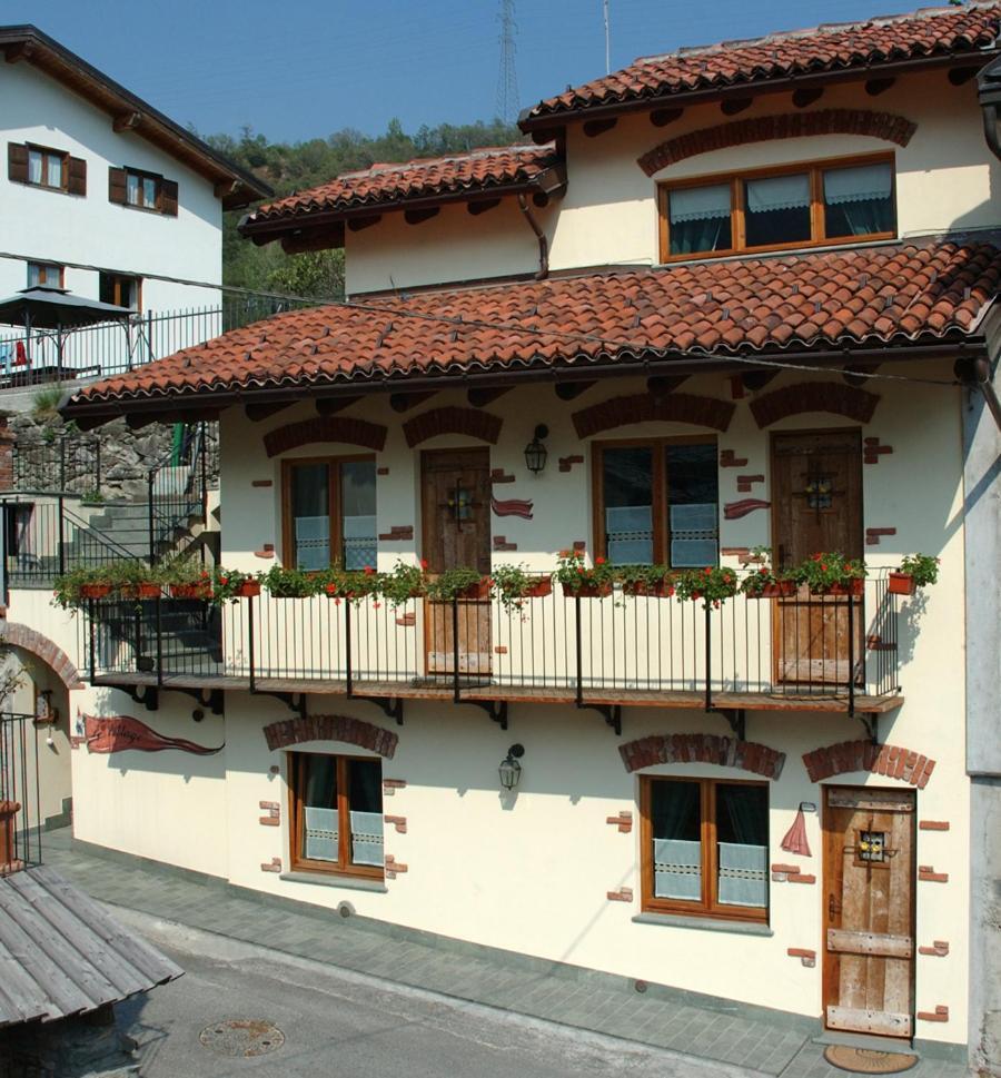 Le Village Montjovet Exterior foto
